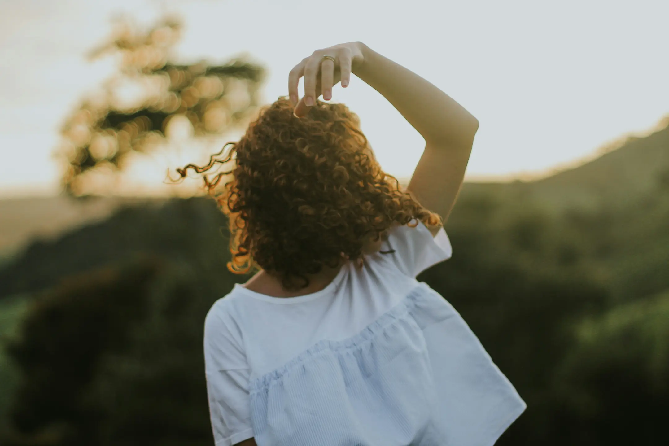 Fotografia de mulher sorridente e confiante